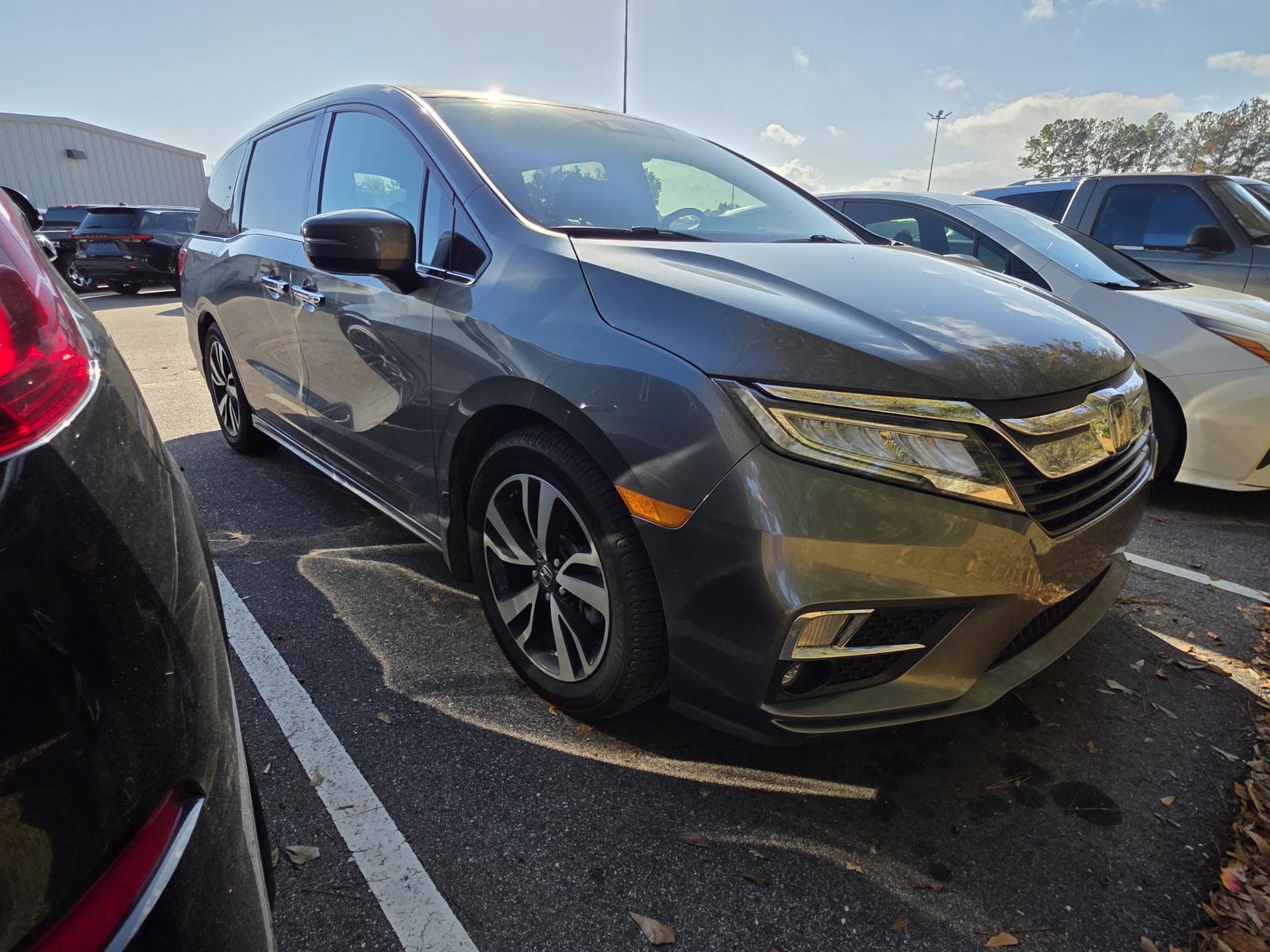 2018 Honda Odyssey Elite's photo