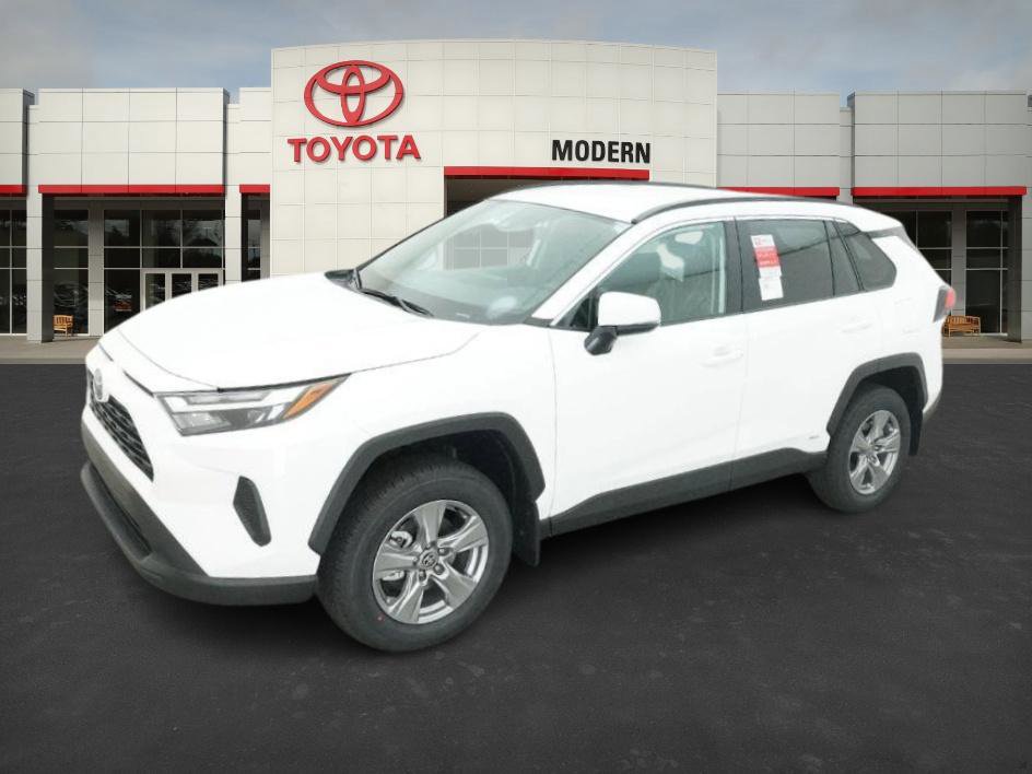 2025 Toyota RAV4 XLE's photo