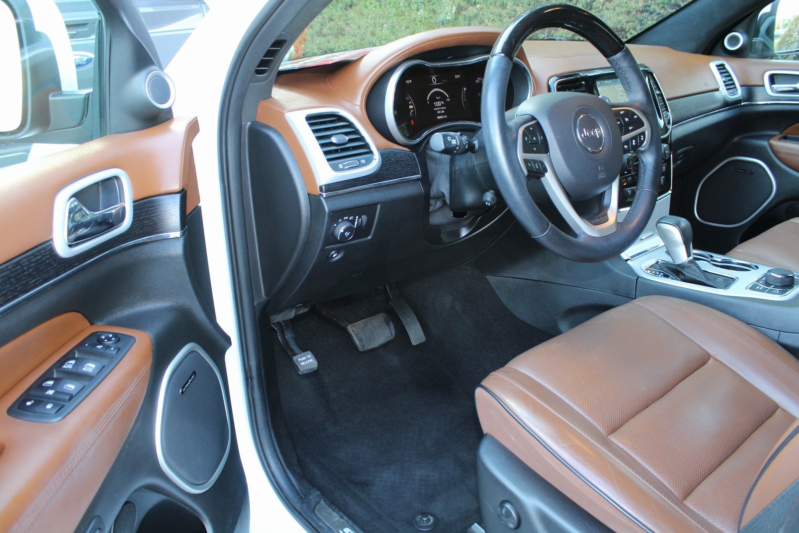 2019 Jeep Grand Cherokee Summit photo 23