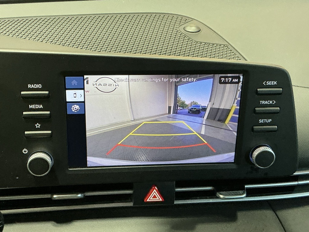 2025 Hyundai Elantra SE photo 4