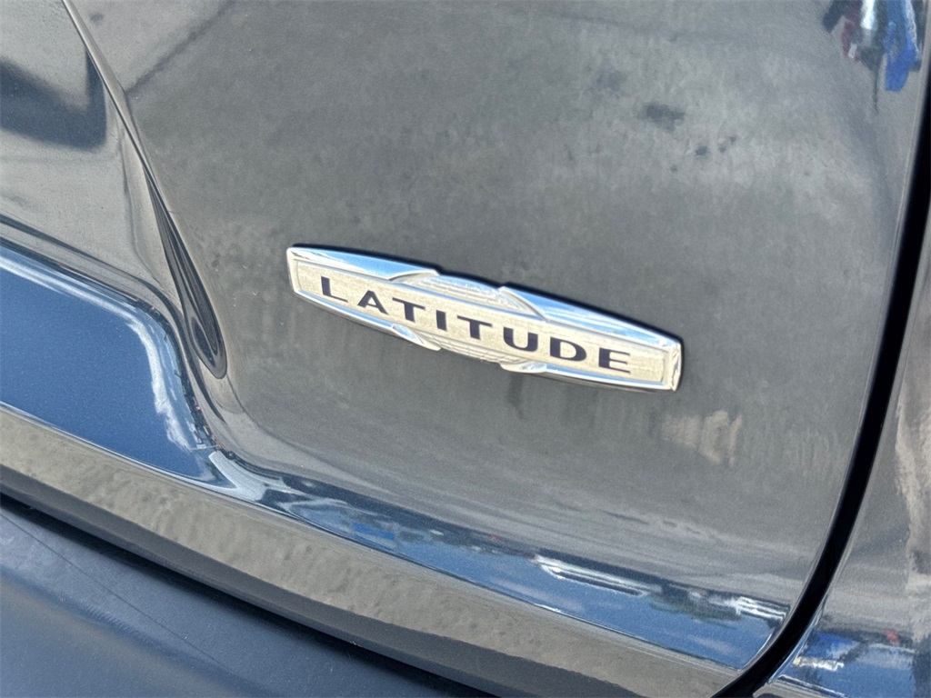 2021 Jeep Cherokee Latitude photo 4