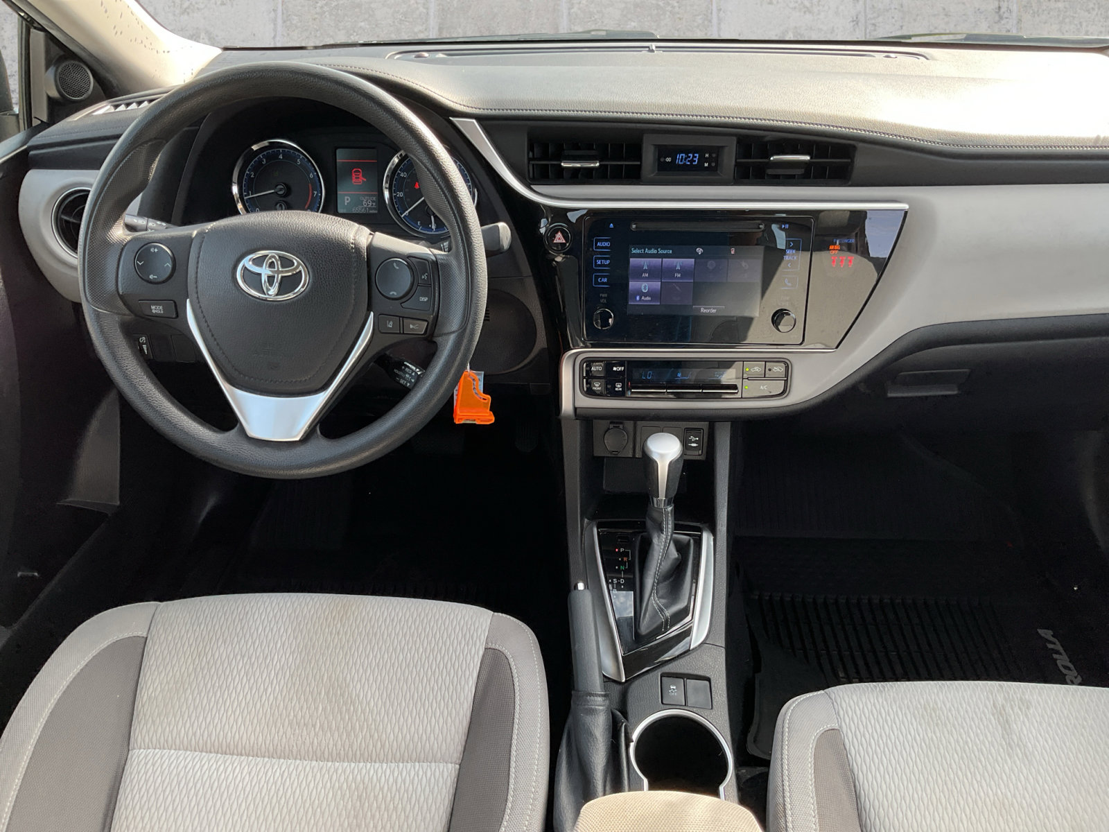 2018 Toyota Corolla LE photo 7