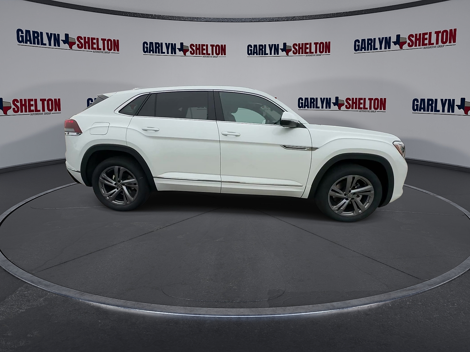 New 2024 Opal White Pearl Effect Volkswagen 2.0T SEL R-Line image 9