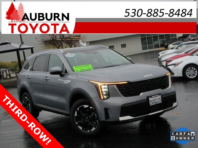 2025 Kia Sorento S's photo