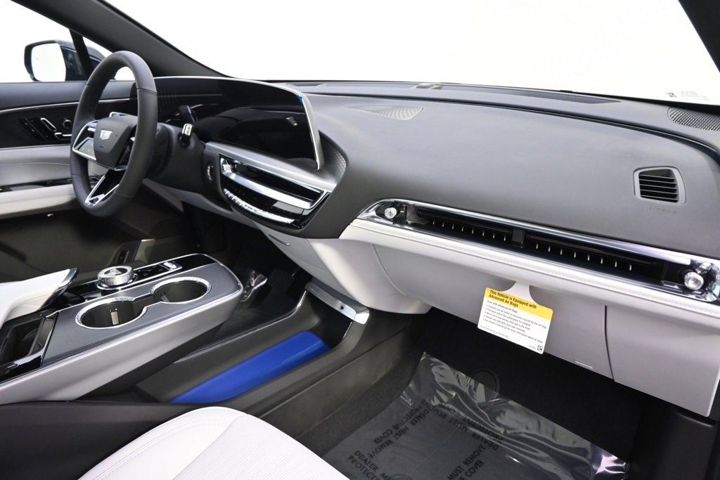 2025 Cadillac Lyriq Luxury photo 14