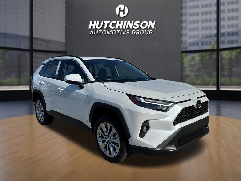 2025 Toyota RAV4 XLE Premium's photo