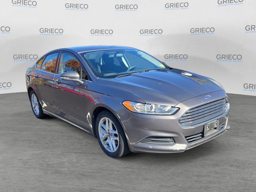 2014 Ford Fusion SE's photo