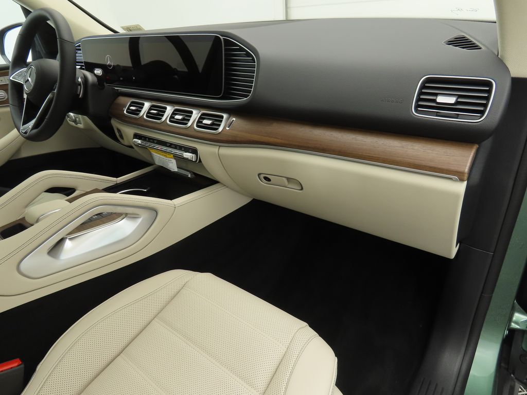 2026 Mercedes Benz GLE 450e 4MATIC photo 17