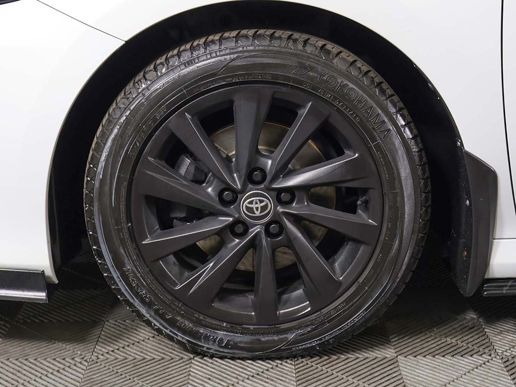 2022 Toyota Camry LE photo 4