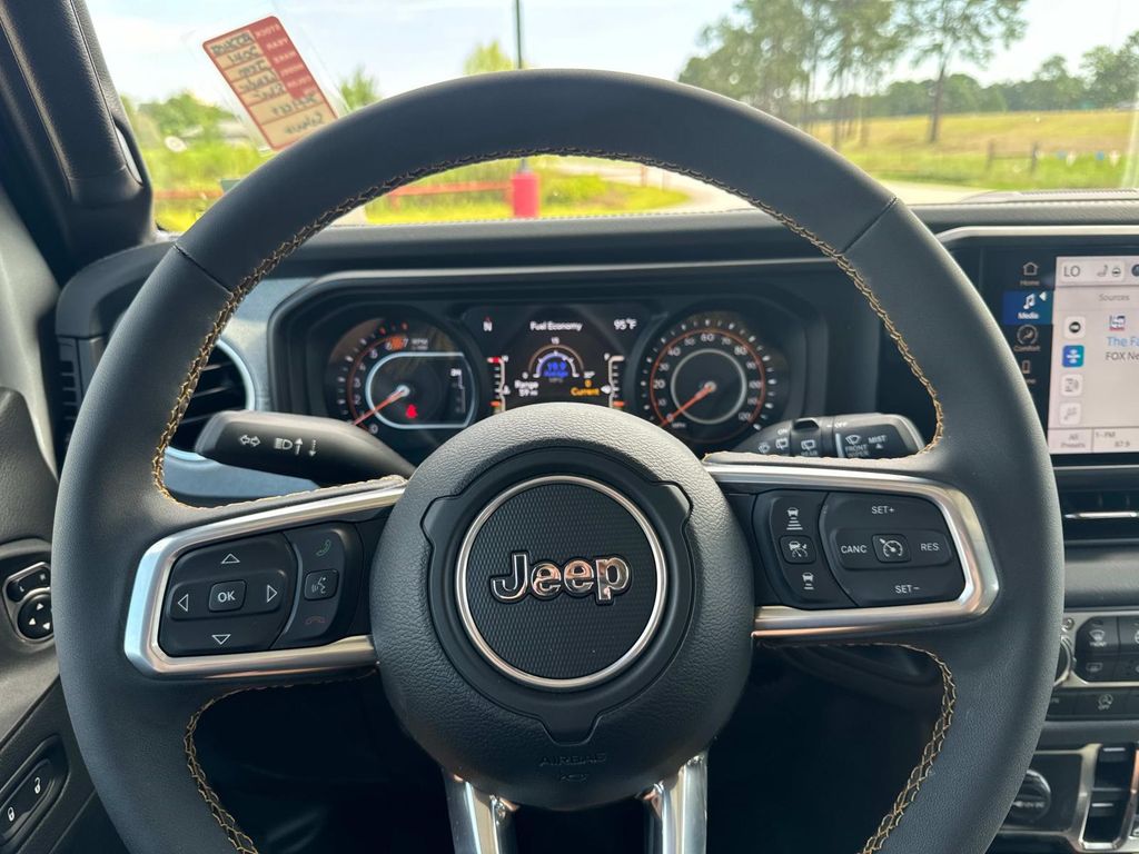 2024 Jeep Wrangler Sahara photo 10