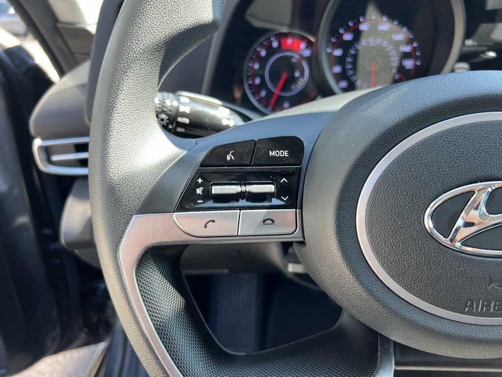 2022 Hyundai Elantra SEL photo 13