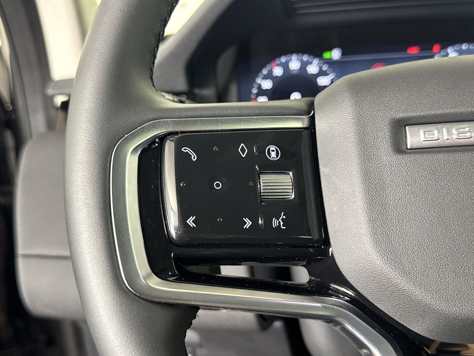 2025 Land Rover Discovery Sport S photo 13