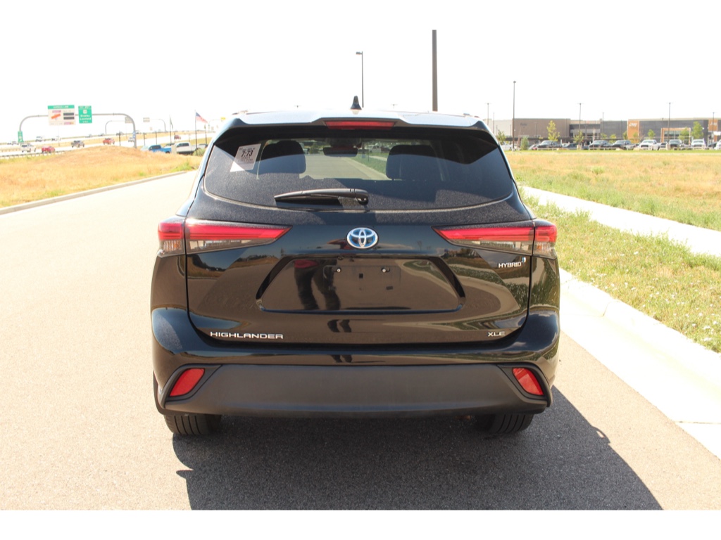 2021 Toyota Highlander Hybrid XLE photo 4