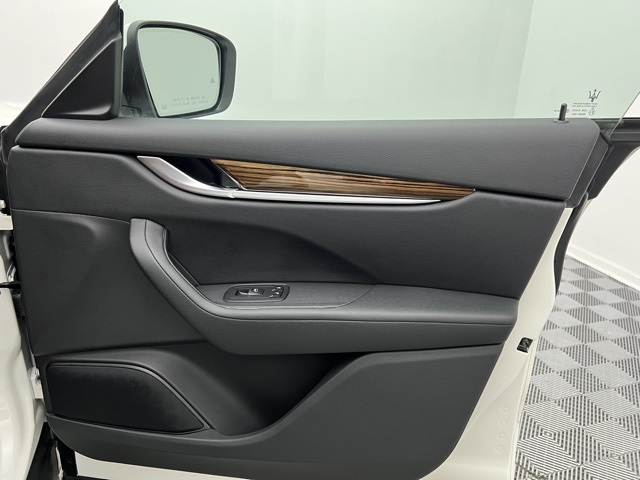 2022 Maserati Levante GT photo 17