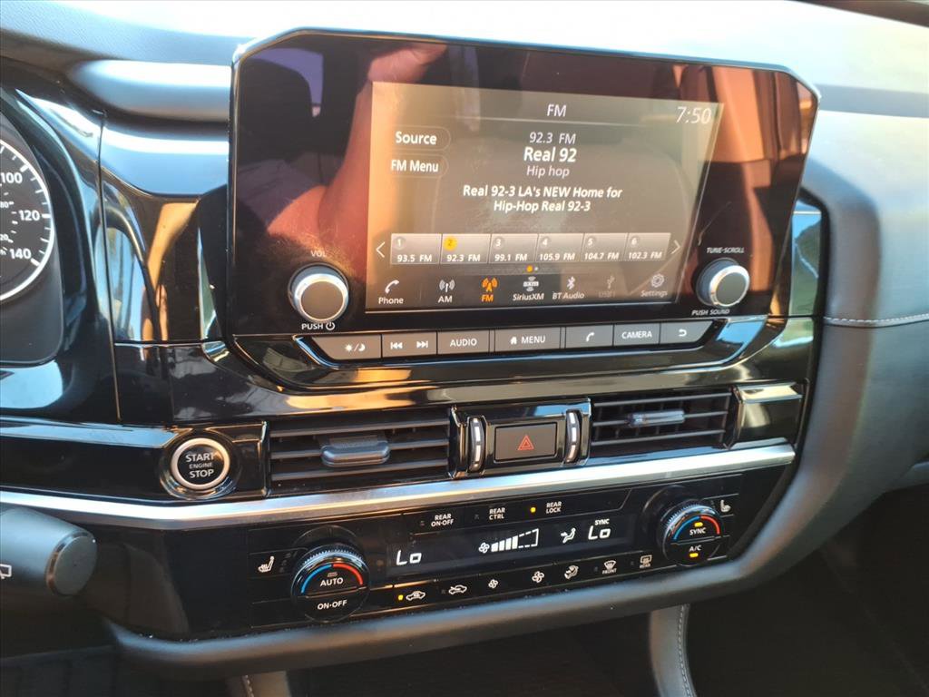 2022 Nissan Pathfinder SV photo 8