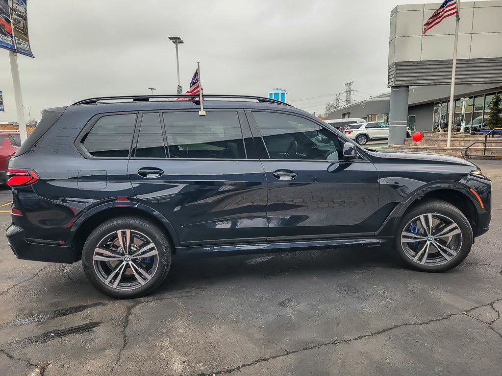 2023 BMW X7 - Image 10