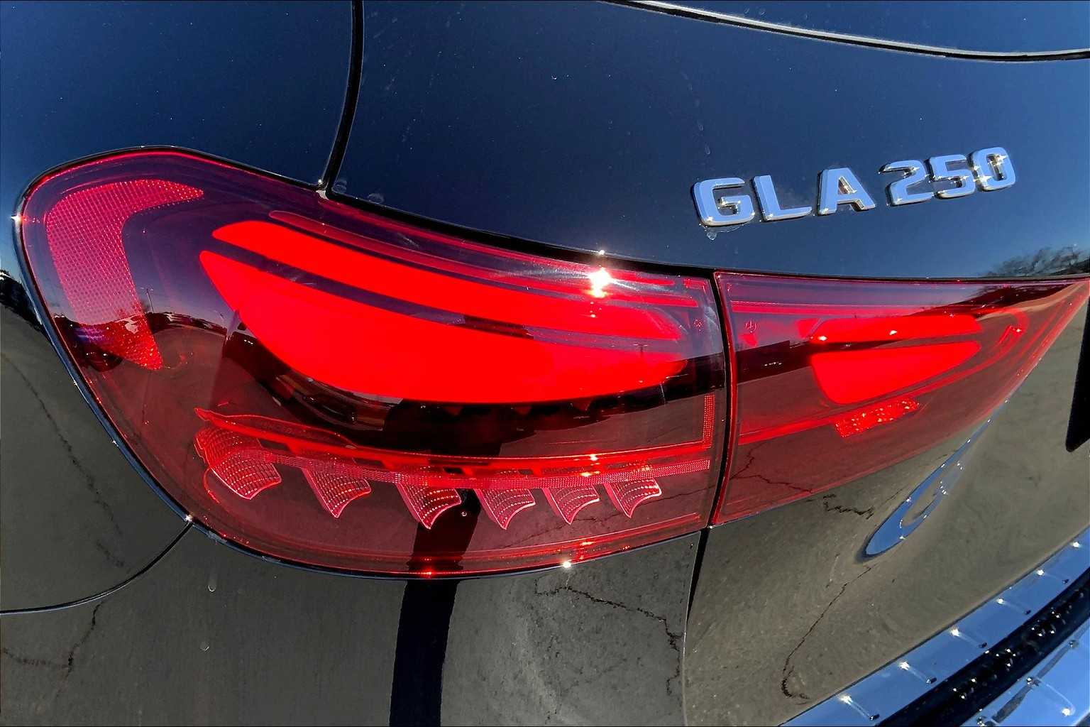 2025 Mercedes Benz GLA 250 photo 6
