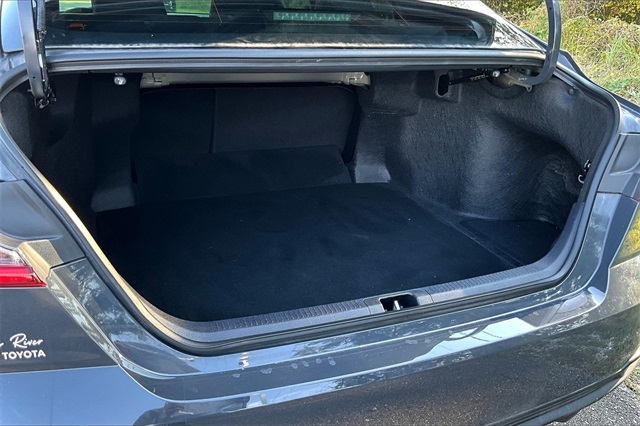 2025 Toyota Camry SE photo 29