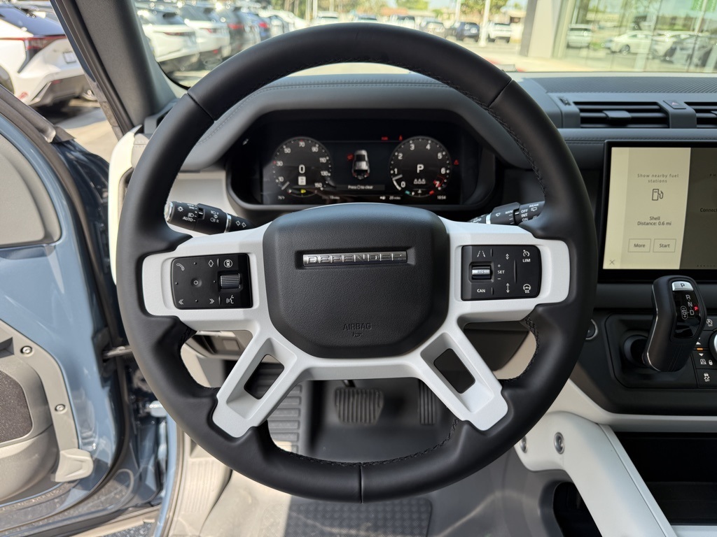 2025 Land Rover Defender 110 S photo 13