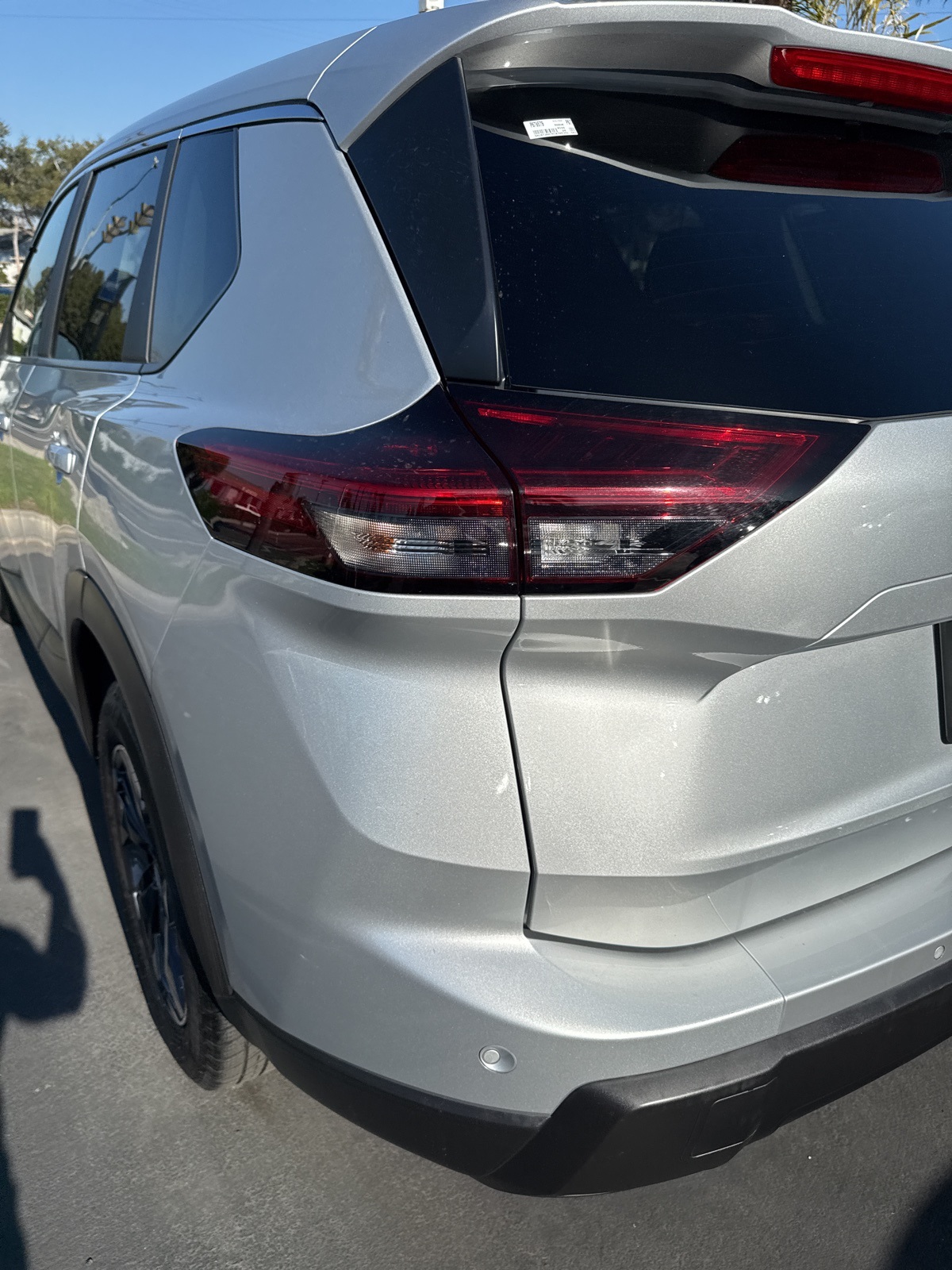 2024 Nissan Rogue SV photo 3