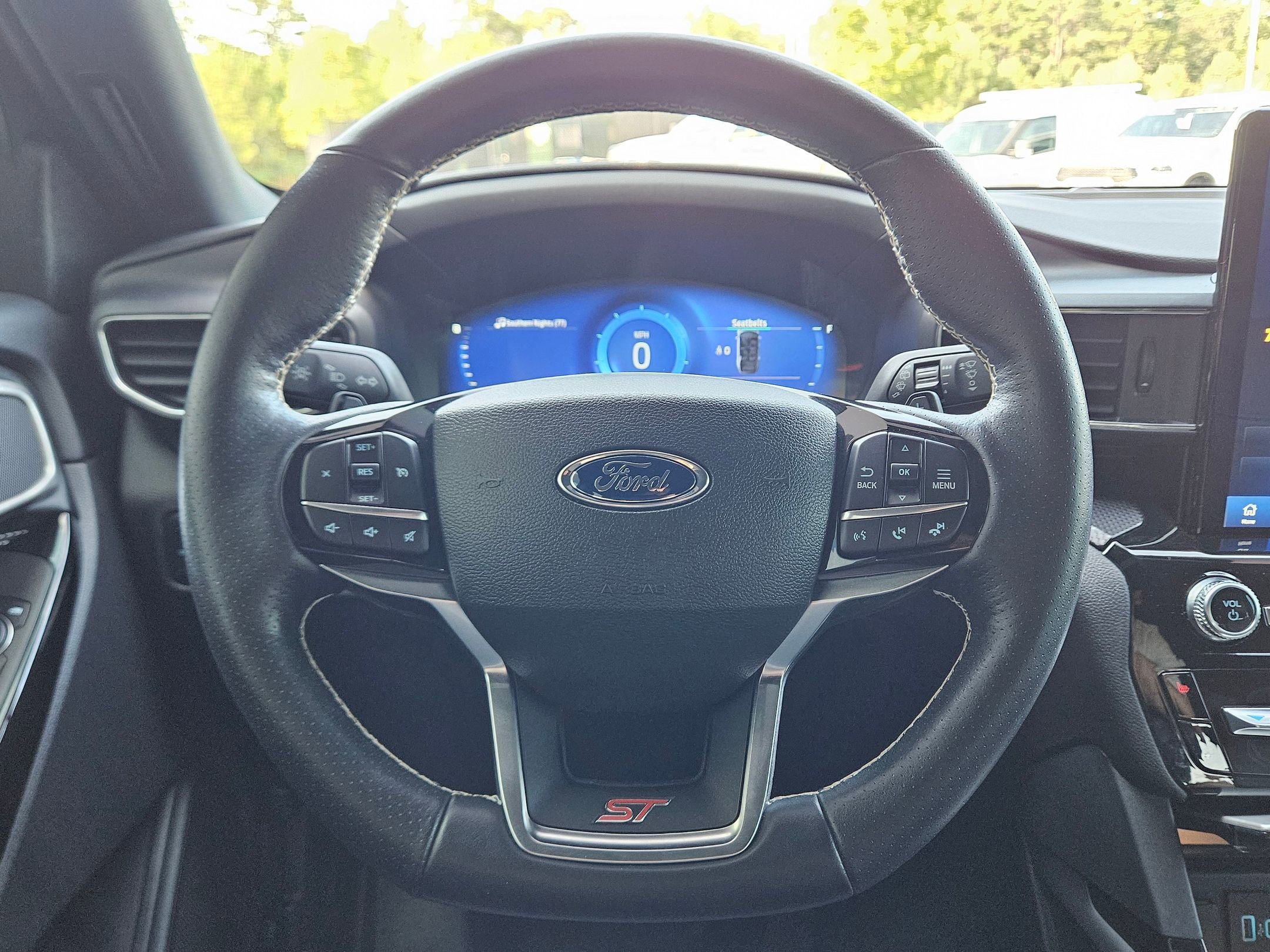 2023 Ford Explorer ST photo 15