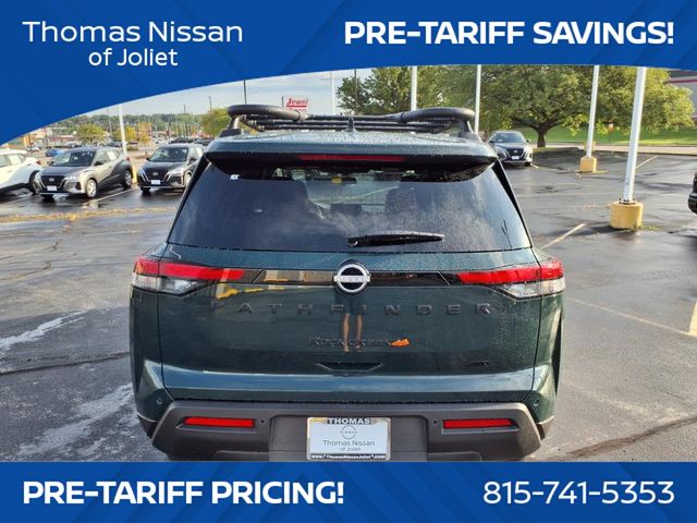 2025 Nissan Pathfinder Rock Creek photo 2