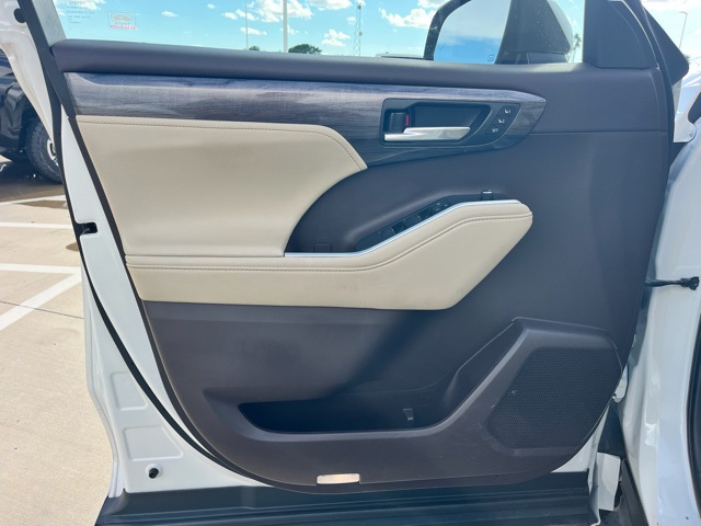 2020 Toyota Highlander Limited photo 7