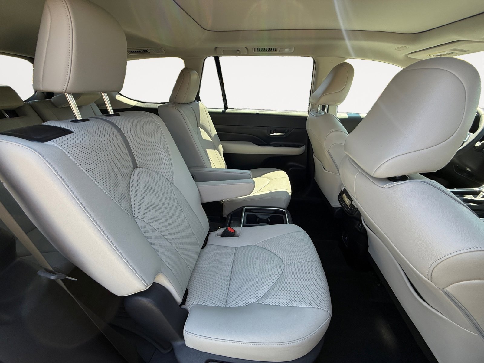 2024 Toyota Grand Highlander Platinum photo 18