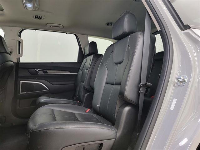 2022 Kia Telluride EX photo 16