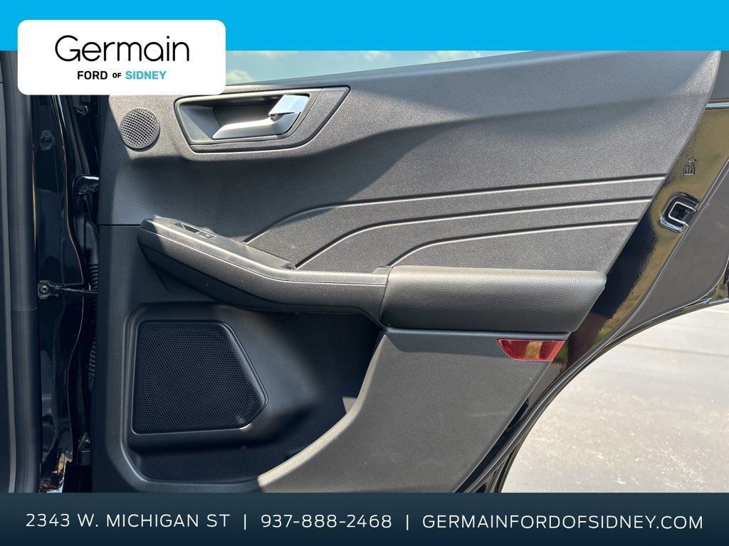 2024 Ford Escape ST-Line Select photo 13