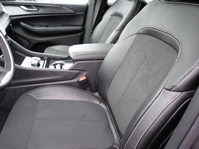 2025 Jeep Grand Cherokee Altitude X photo 8