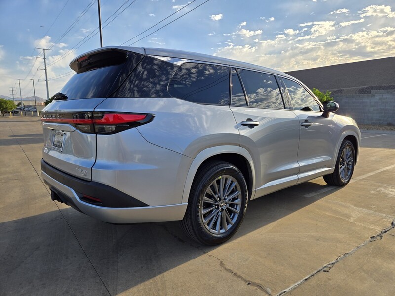 2026 Lexus TX 350 photo 3