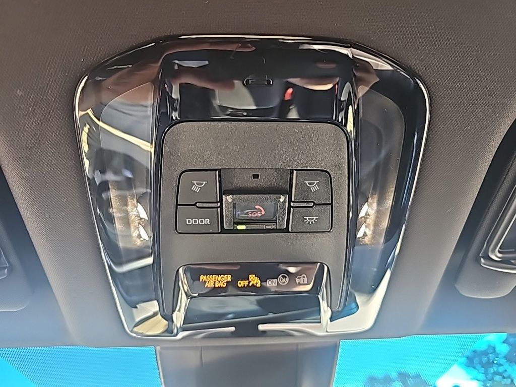 2021 Toyota Venza XLE photo 30
