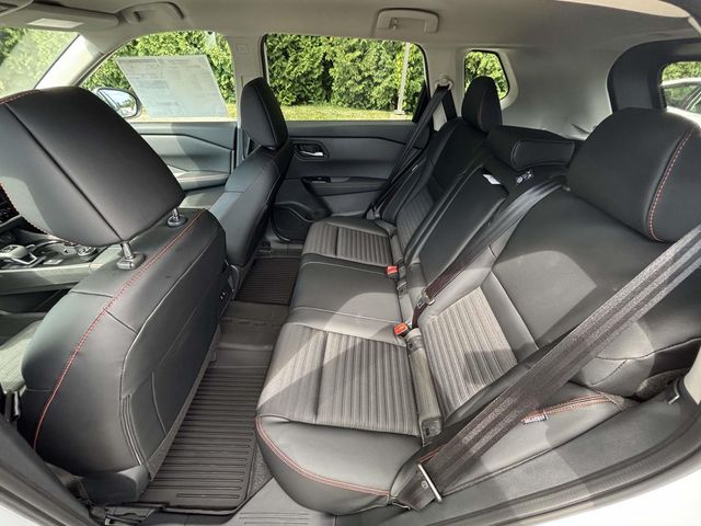 2026 Nissan Rogue SV photo 11