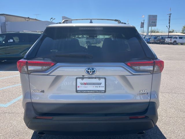 2021 Toyota RAV4 Hybrid XLE photo 5