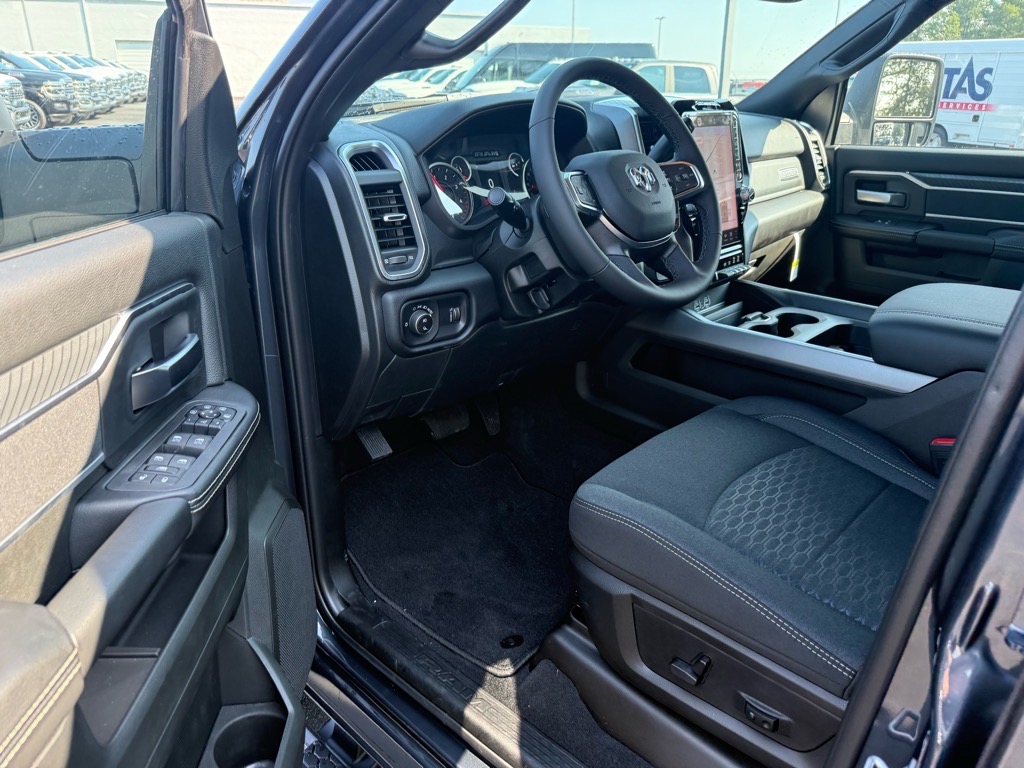 2025 Ram 2500 Big Horn photo 3