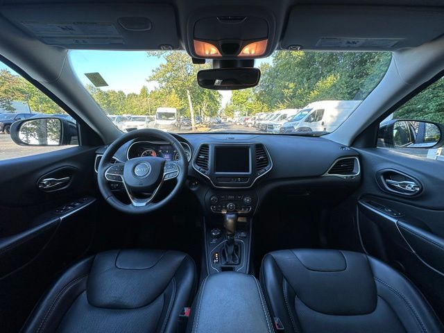 2022 Jeep Cherokee Latitude Lux photo 2