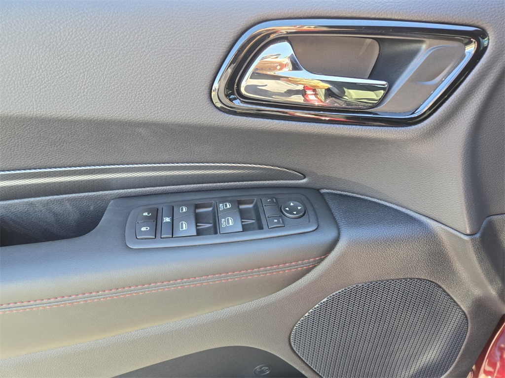 2025 Toyota RAV4 R/T photo 9