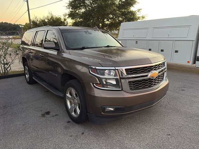 2015 Chevrolet Suburban LT photo 3