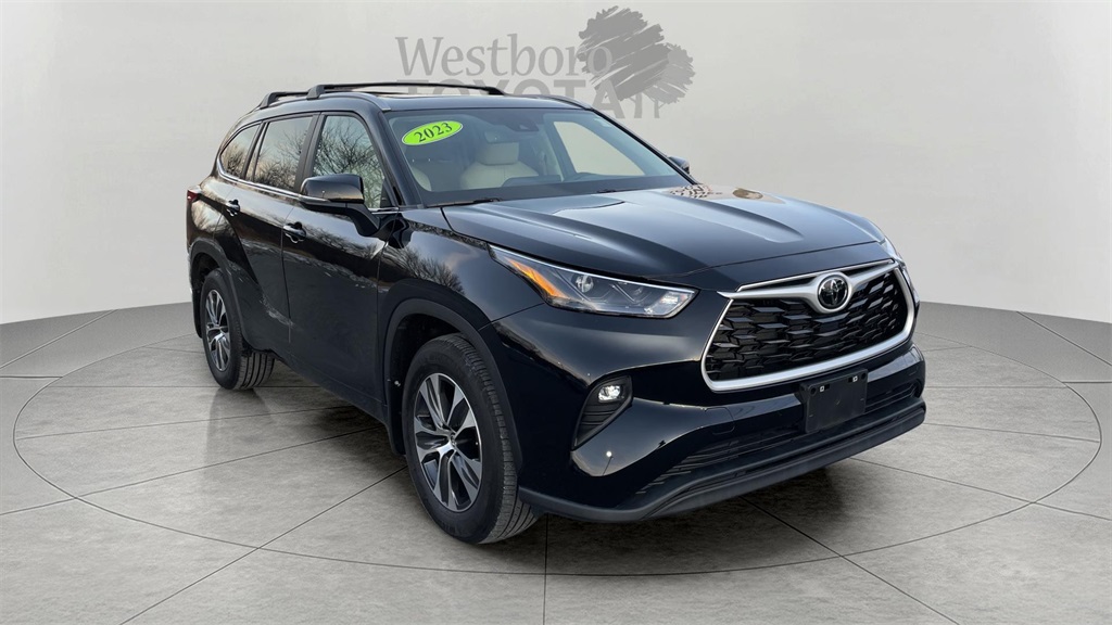 2023 Toyota Highlander XLE's photo