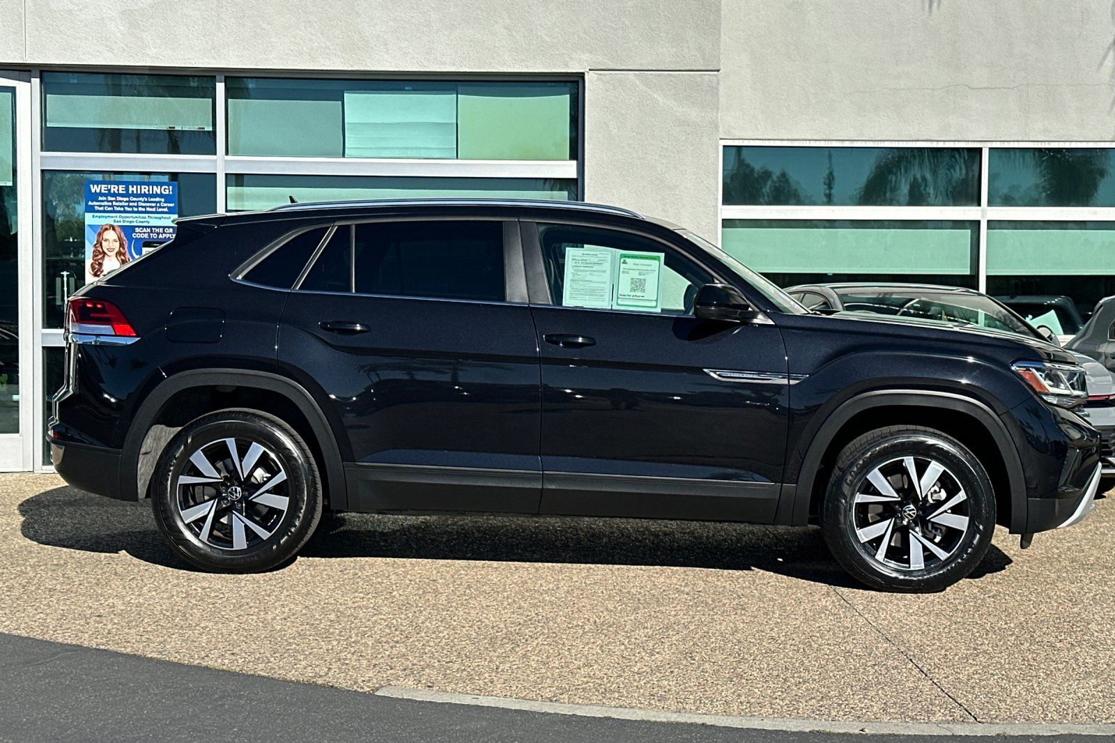 2023 Volkswagen Atlas Cross Sport SE photo 3