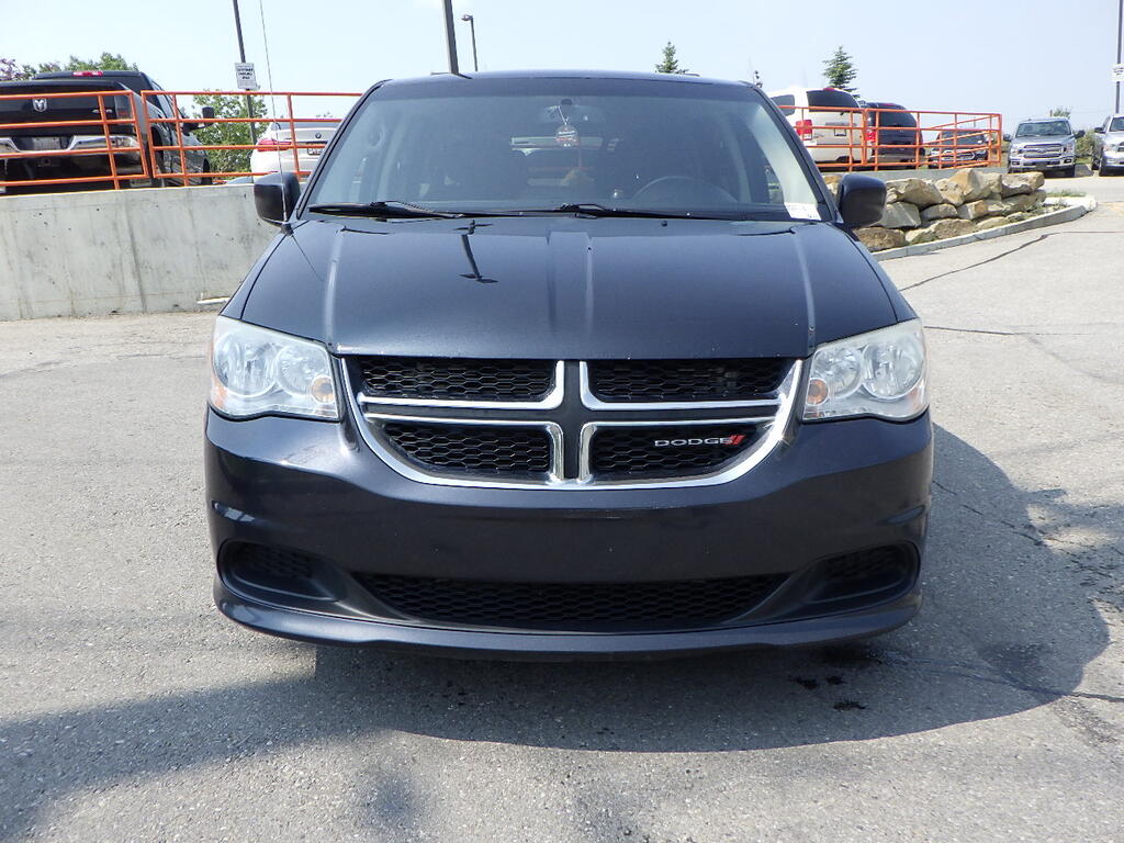 PreOwned 2014 Dodge Grand Caravan SXT w/ DVD Player / Stow ‘n Go