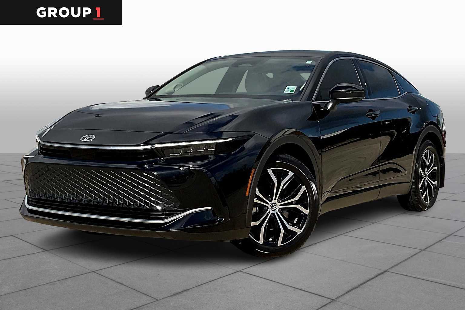 2024 Toyota Crown Limited's photo