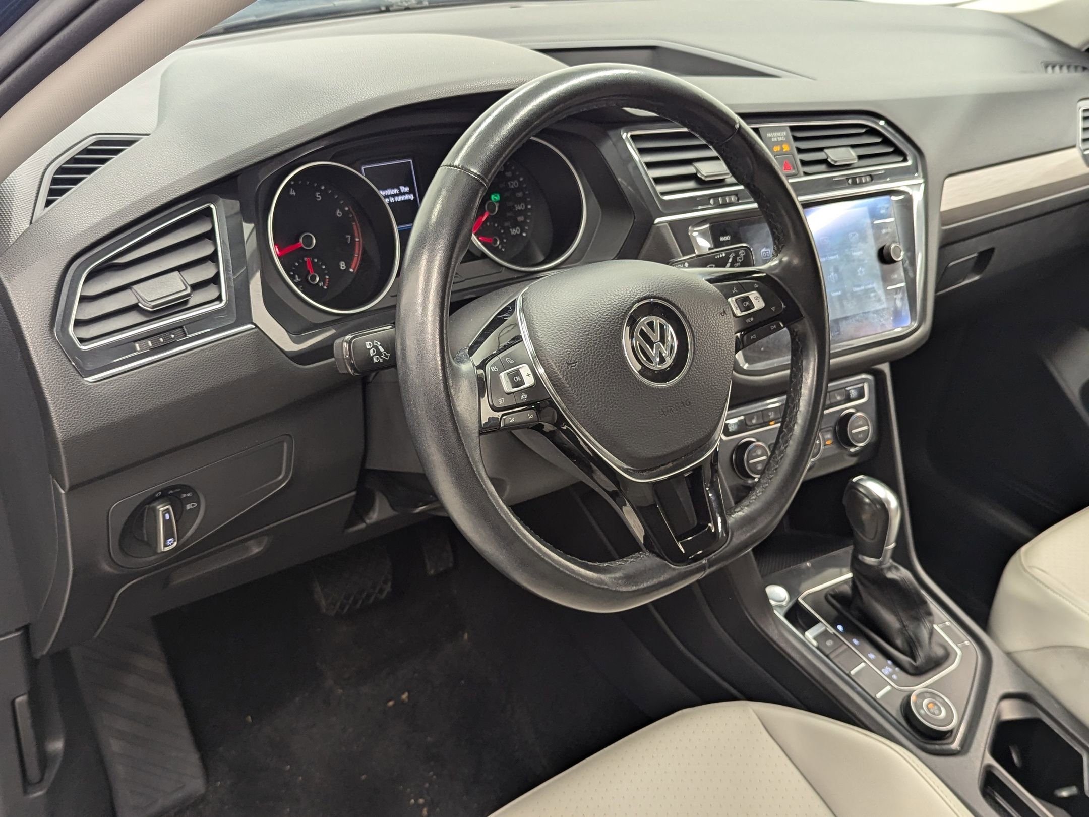 2019 Volkswagen Tiguan SE photo 3