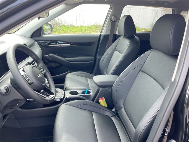 2025 Kia Seltos EX photo 30