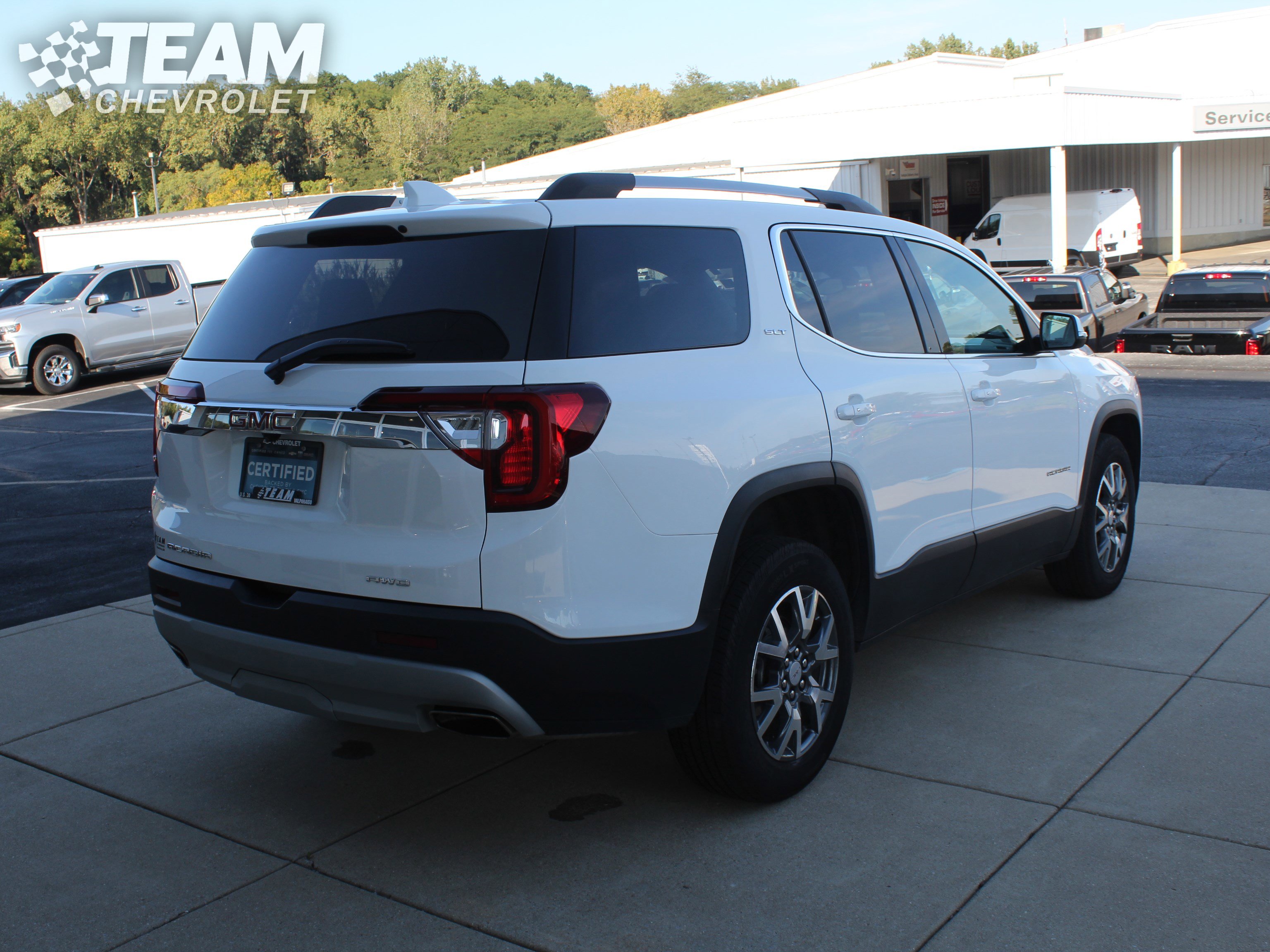 2023 Gmc Acadia SLT photo 3