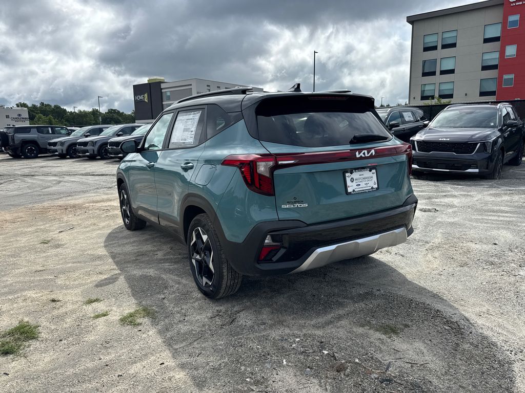 2025 Kia Seltos S photo 5