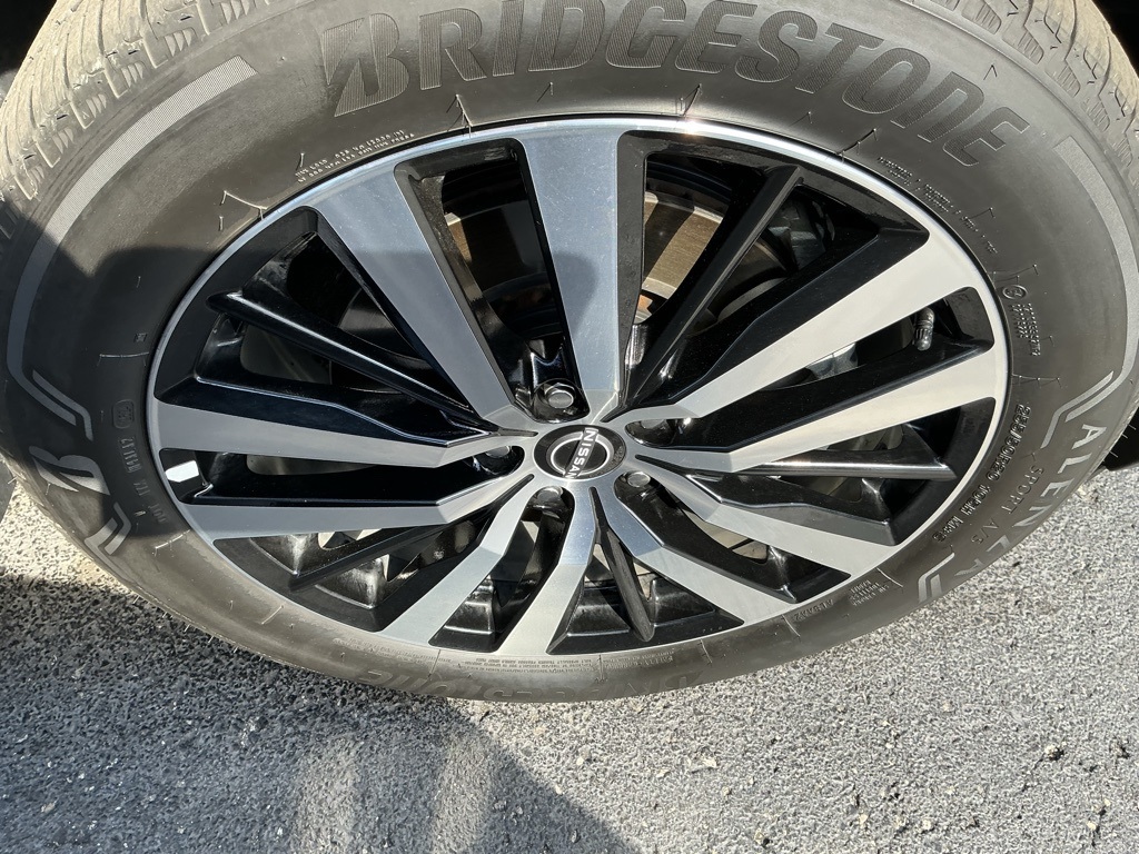 2024 Nissan Pathfinder Platinum photo 10