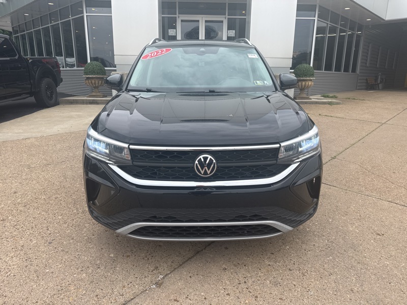 Used 2022 Volkswagen Taos SE with VIN 3VVLX7B26NM003698 for sale in Beaver Falls, PA