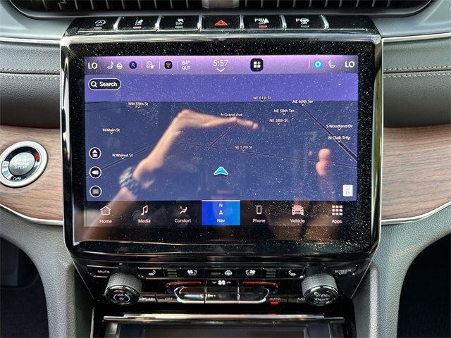 2025 Jeep Grand Cherokee Summit photo 26